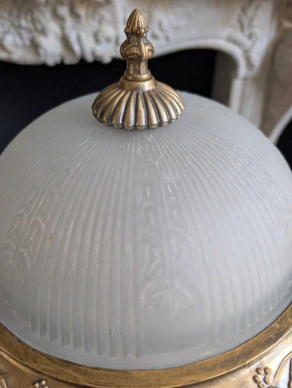 Vintage MCM/Art Deco Gold Floral Frosted Glass 2 Lights Metal Table Accent Lamp